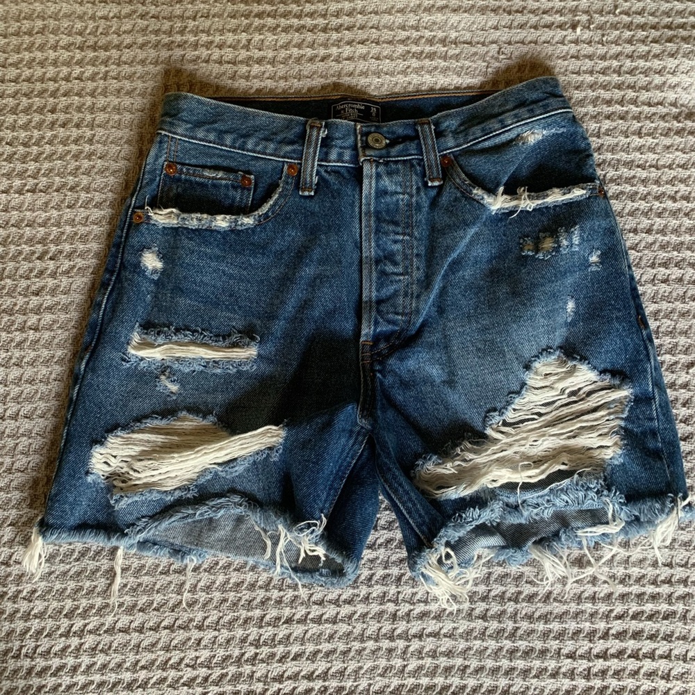 Abercrombie & Fitch 4” High Rise Distressed Denim Shorts